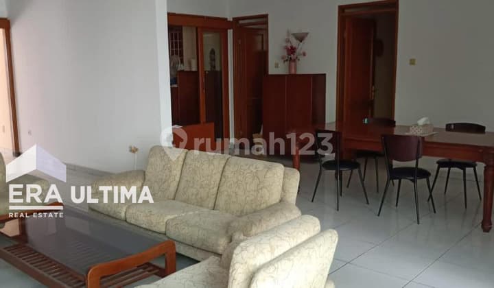 Rumah Bagus Terawat Full Furnish di Setrasari