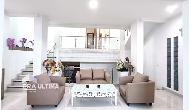 Rumah Baru Bangunan Modern Minimalis di Kembar Sayap BKR Bandung