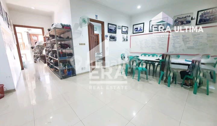 Ruang Usaha Siap Huni Cocok Untuk Kantor di Sayap Riau