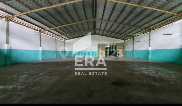 Gudang Luas Terawat Siap Pakai di Tangerang