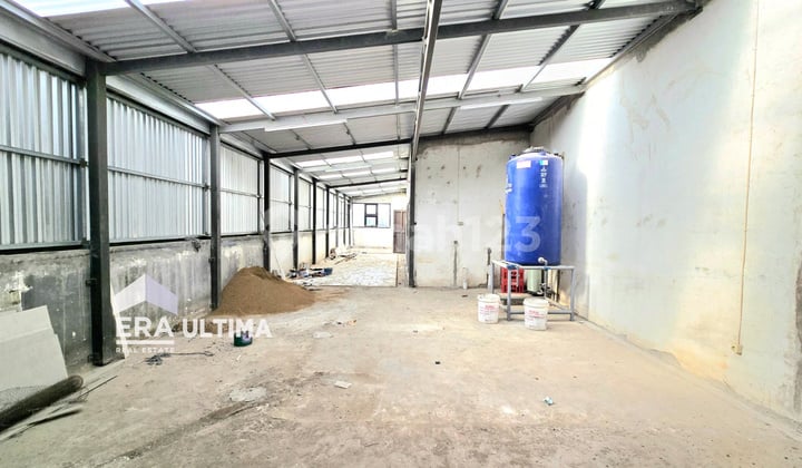 Ruko Strategis Pinggir Jalan Daerah Ramai di Lembang