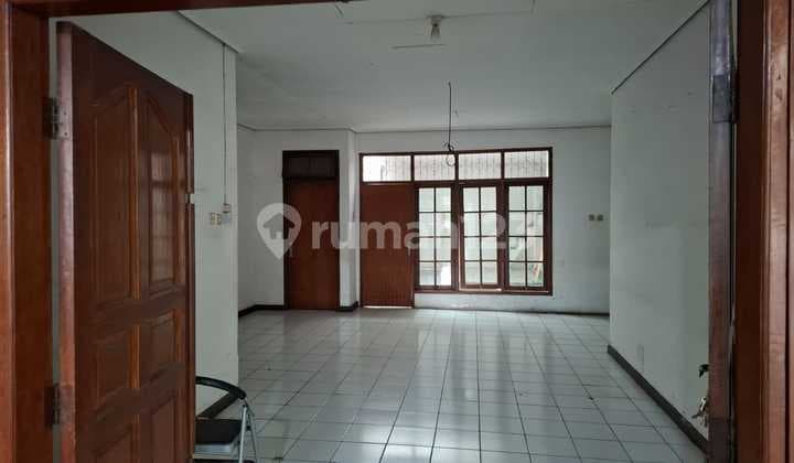 Rumah Strategis Ex Resto Bebas Banjir di Antapani Bandung Timur