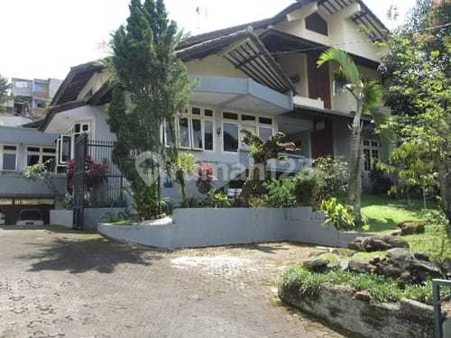 Rumah Mewah 2,5 Lantai Dekat Pintu Tol Pasteur bandung Utara