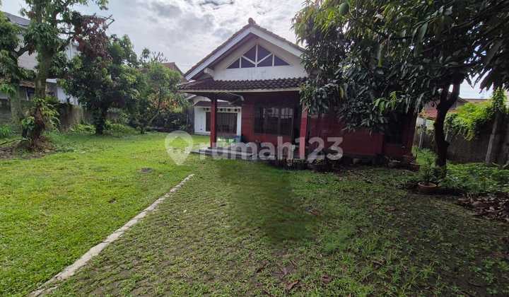 Rumah Nyaman Halaman Luas di Ciganitri Dekat ke Tol Buah Batu