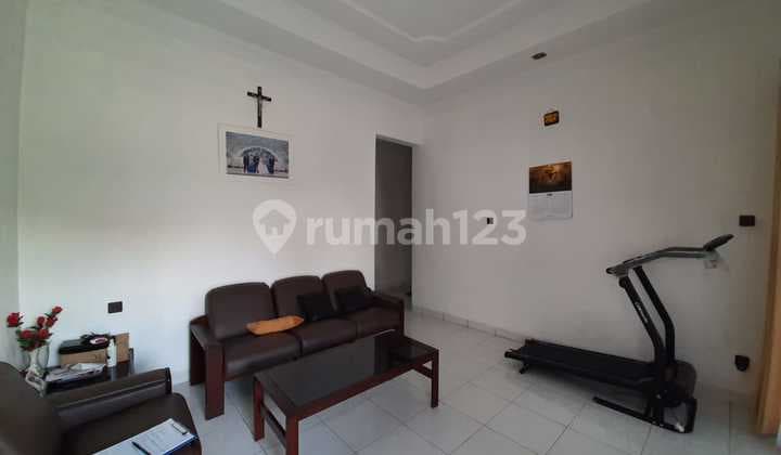 Rumah Terawat SHM Lantai 280M2 Kembar Kota Bandung