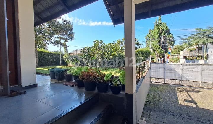 Spacious, Comfortable, Green House in Sukahaji Setrasari, Bandung