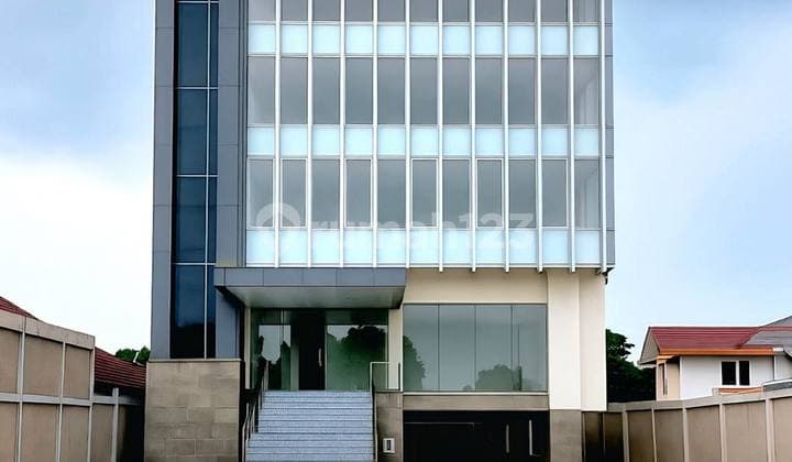 Price Drop!!! Matraman / Pramuka For Sale 5.5-Story Building Plus Rooftop and Basement, Strategic Location by the Roadside.