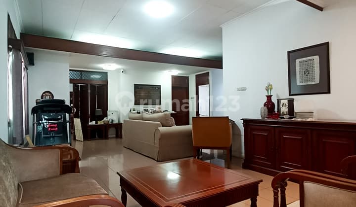 PRICE DROP!!! WELL-MAINTAINED OLD HOUSE FOR SALE IN WEST CEMPAKA PUTIH