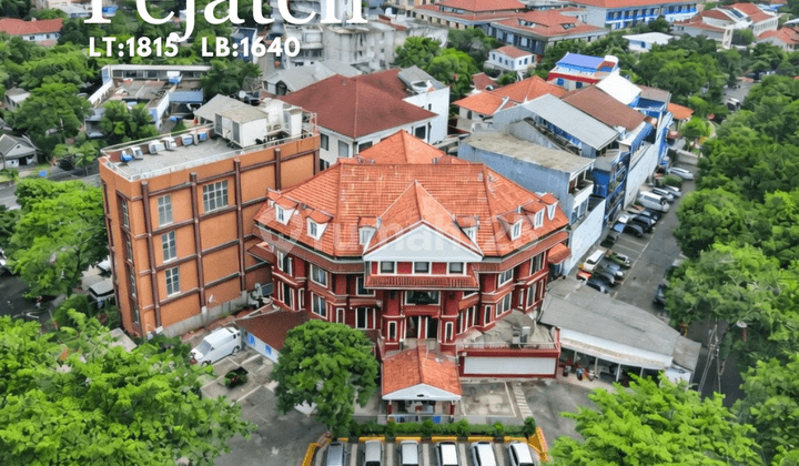 Price Drop!!! Pejaten Barat For Sale 4-Storey Building, Business and Commercial Permit Available, Corner Position.