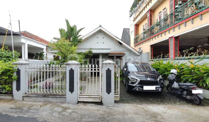 Rumah Luas 5 Kamar 4 Menit ke Rs Marzoeki Mahdi Hadap Timur J43239