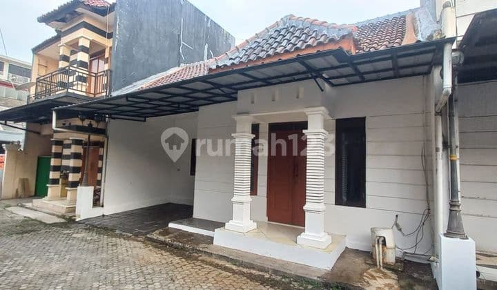 Rumah SHM Strategis 6 Menit ke Gerbang Tol Limo Dibantu KPR J-45457