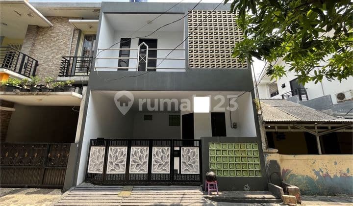 Rumah 3 Kamar 10 Menit ke Grand Galaxy Park SHM Hadap Utara J38164