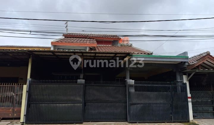 Rumah Luas 3 Lt SHM dekat Summarecon Mall Bekasi Bebas Banjir J-32790