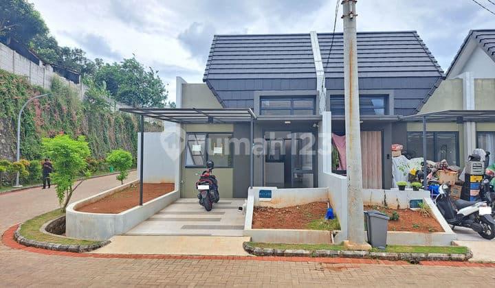 Rumah Siap Huni 8 Menit ke The Park Mall Sawangan Hadap Utara J39077