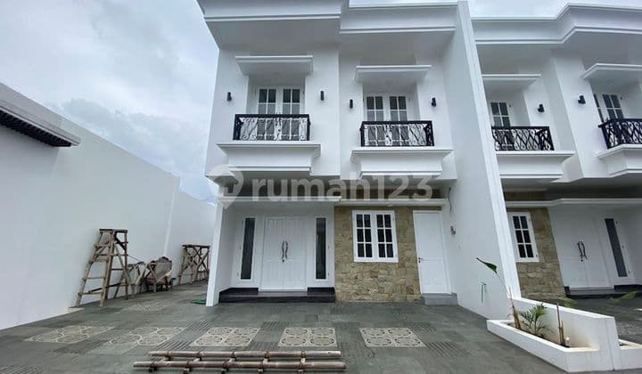 Rumah Strategis Luas 10 Menit ke Gerbang Tol Pondok Gede J-33280