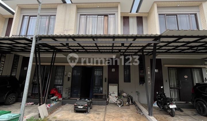 Rumah Carport Luas Dekat Gerbang Tol Jatiwarna 2 Hadap Utara J41089
