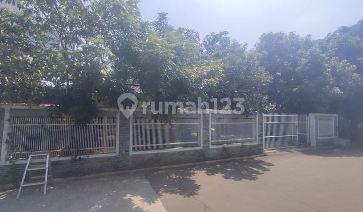 Rumah Asri Tanah Luas SHM 9 Menit ke Stasiun Depok Dibantu KPR J-25986
