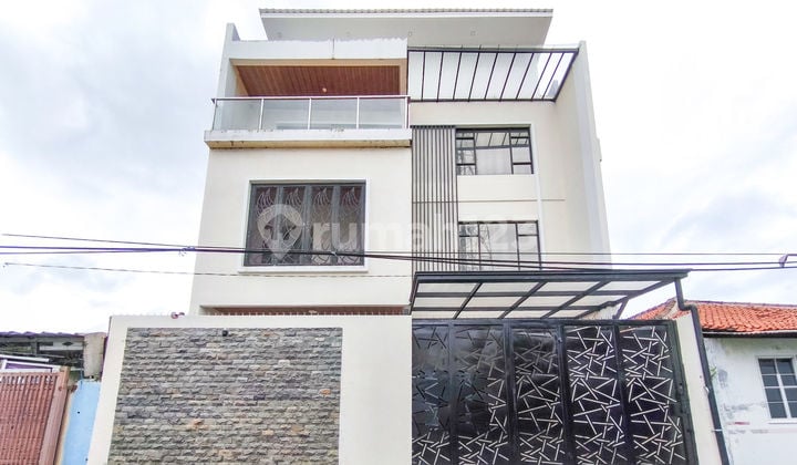 Land 200 sqm, Near Puri Indah, 15 Minutes to Hospital and Toll Road, Ready to Occupy J41939