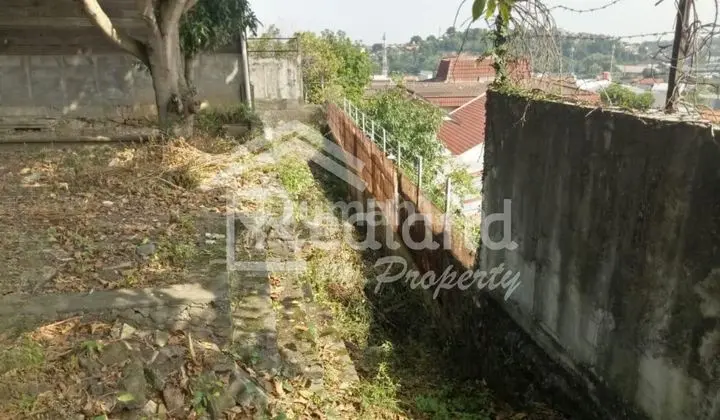 Tanah di daerah Gajahmungkur , Semarang ( Si 8261 )