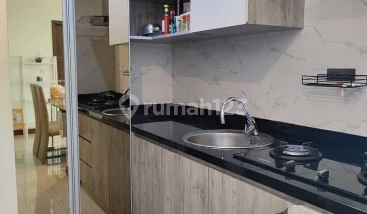 Apartemen AKR Gallery West 2BR Furnished – Lokasi Premium, Rp 2M!