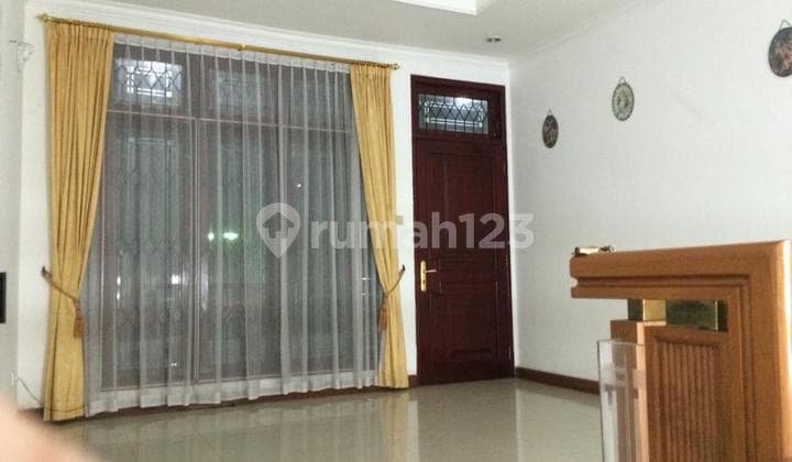 Dijual Rumah di Jakarta Selatan Luas 200m2, Harga Nego