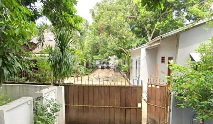 Dijual Rumah Murah dengan Lahan Besar di Bintaro Jaksel