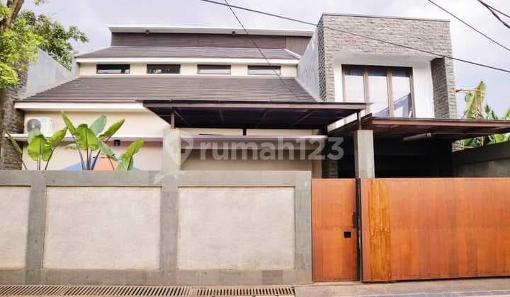 Dijual Rumah Modern Minimalis 3 Lantai Siap Huni Di Ciputat