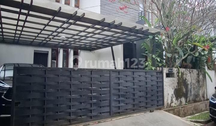 Dijual Rumah Cantik, Bangun Mandiri, Semi Furnish Di Bintaro