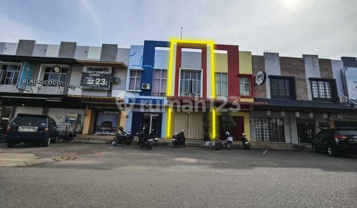 For sale.shop house.ready to use In a Crowded Place