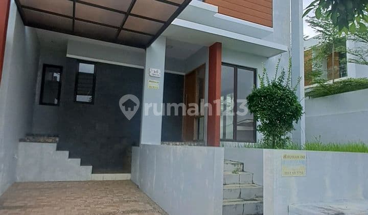 Dijual Rumah Hook Berada Dalam Perumahan Kawasan Elite