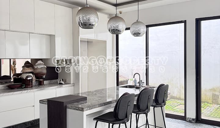 Rumah 2 Lantai View Taman. Kawasan De Park - Bsd City. Nego Sampai Deal!