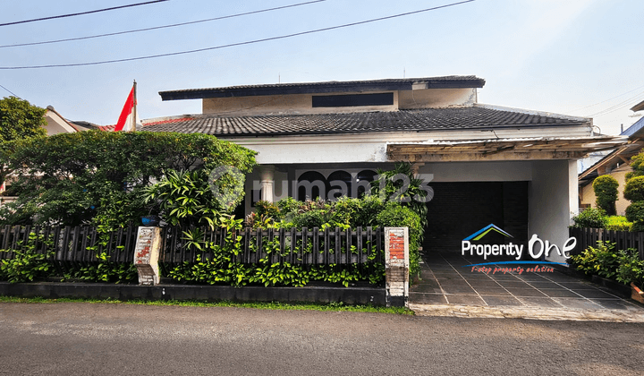 Selling Strategically Located House in South Kedoya, West Jakarta, Close to Mall Puri Access