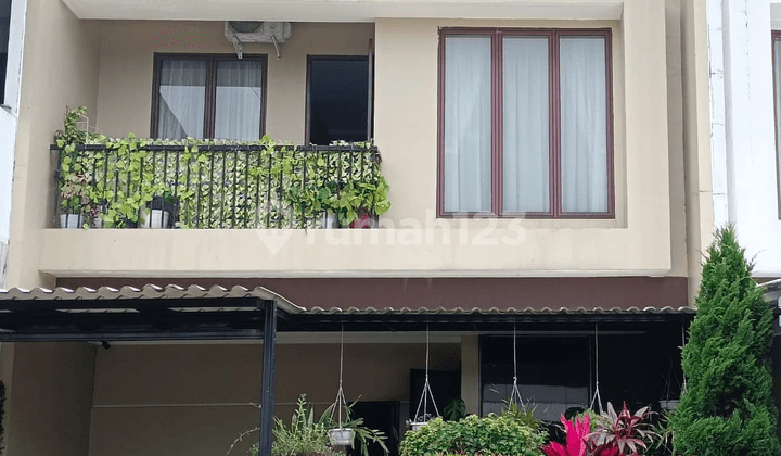 Sale of a 2-Story House Ready to Move In, Strategic Location in Graha Raya Bintaro, Near the Jakarta-Serpong Toll Road Access, Close to the BSD Area.