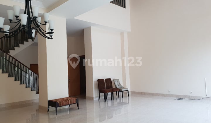 Dijual Townhouse Pakubuwono Residence - 4+1 BR (Size 543 Sqm) Termurah 32 Miliar Sebelum Terjual Private Swimming Pool - Whatsapp: 0813xxxxxxxx