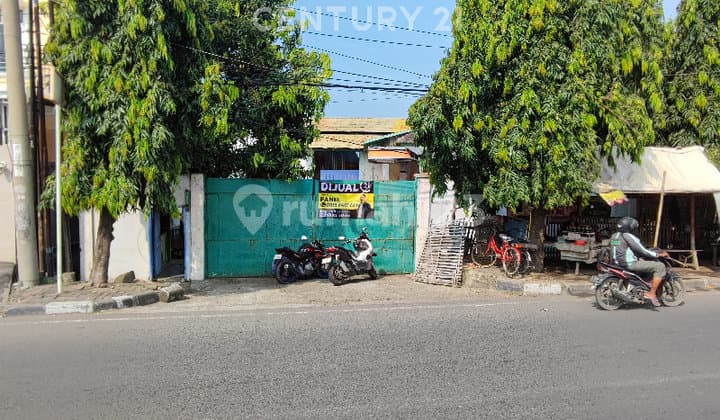 Warehouse Beside Pekik Bridge, Sunan Gn. Jati Street No. 10