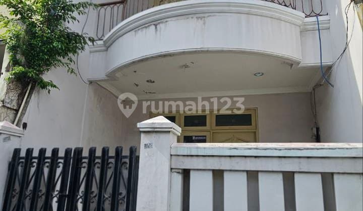 Dijual Rumah 2 ,5 Lantai di Tanjung Duren, Jakarta Barat