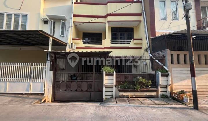 Dijual Rumah 3 Lantai - Kavling Polri Indraloka, Jelambar