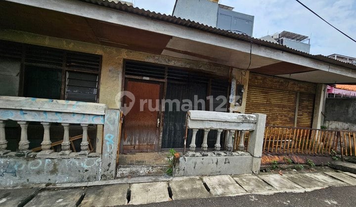 Dijual rumah tua perlu bangun ulang mepet NJOP di Jl Grogol Petamburan Jakarta Barat