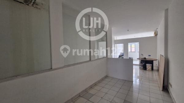 Ruko Dekat Jalan Utama (Hanya Lt.2) di Ruko Citragran, Cibubur.