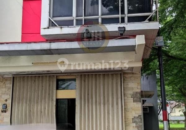 Ready-to-Use Hook Shophouse in Metland Transyogi Housing, Cileungsi, Bogor