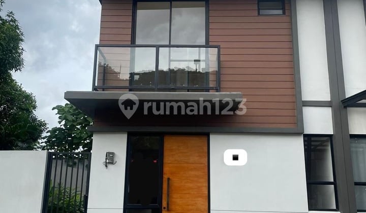 Rumah Bagus 2 Lantai Siap Huni Lokasi Strategis Dekat Kampus Uph