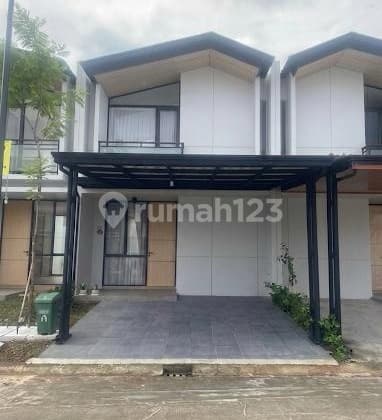 Rumah Bagus 2 Lantai Nyaman Strategis Dekat Kampus Uph dan Tol