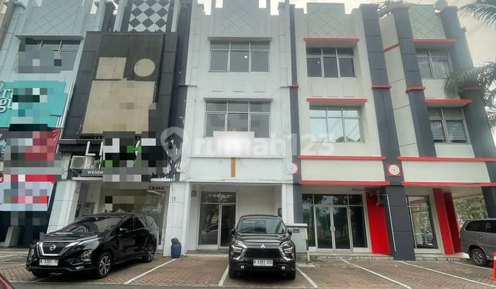 Disewa Ruko 3 Lantai Jalan Boulevard Cocok Buat Kantor Dan Klinik