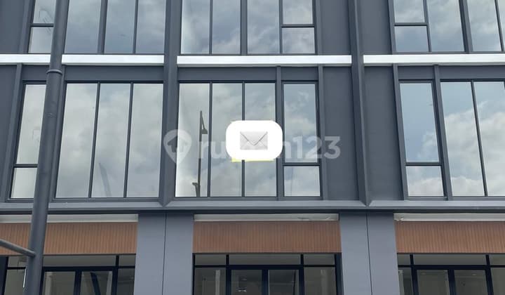 Disewakan Ruko Hampton Strategis Ramai Buat Kantor Dan Gudang
