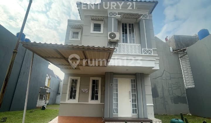 Rumah Cantik Siap Huni 2 Lantai Furnished Strategis Dan Nyaman
