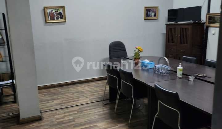 Cheap For Sale 3-Story Shm Shop House Below Appraisal Price in Kuta Bali, Eligible for Mortgage