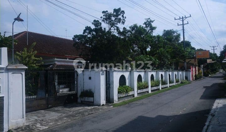Dijual Tanah Luas 2162 Mt Di Jalan Kaliurang Km7 Bonus Bangunan Dekat Kampus Ugm
