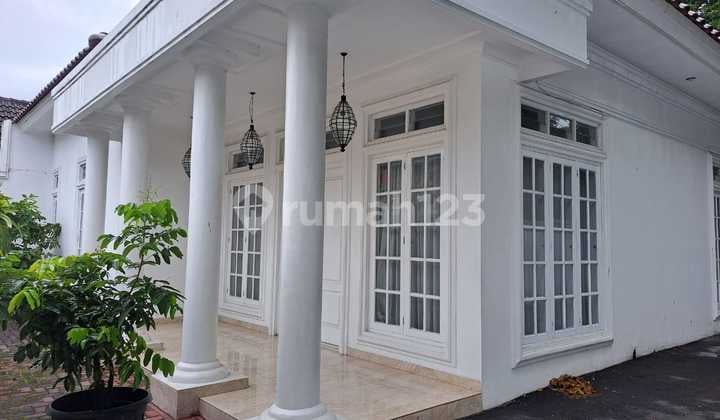 Dijual Rumah Modern Full Furnished Dalam Beteng Kraton