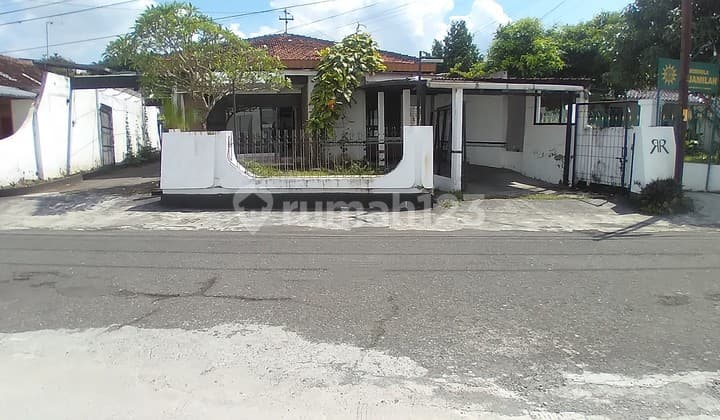 Disewakan Rumah Besar di Dalam Beteng Kraton