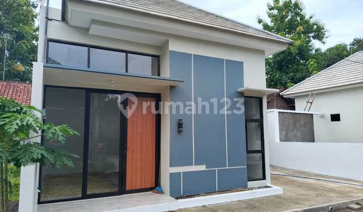 Rumah Modern Minimalis Dalam Perum Di Minggir Sleman